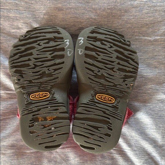 Keen sandals sz 6 - Picture 5 of 6